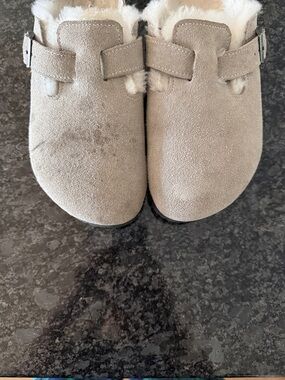 Birkenstock Suede Fleece Lined Clogs in Light Beige/Taupe
